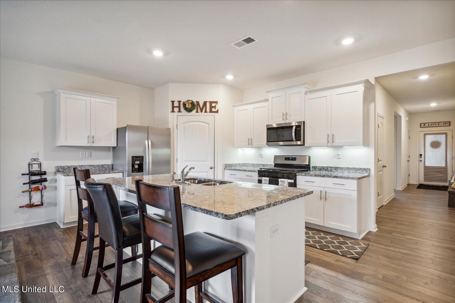 8833 Ruth Ann Cove Southaven, MS 38671 - Photo 6 of 28 08-08-1591848w-8833 Ruth Ann Cv