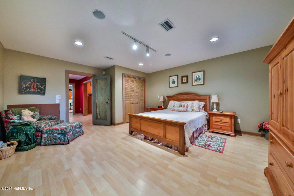 1638 Mandarin Manor Road Jacksonville, FL 32223 - Photo 21 of 53 Guest Room
