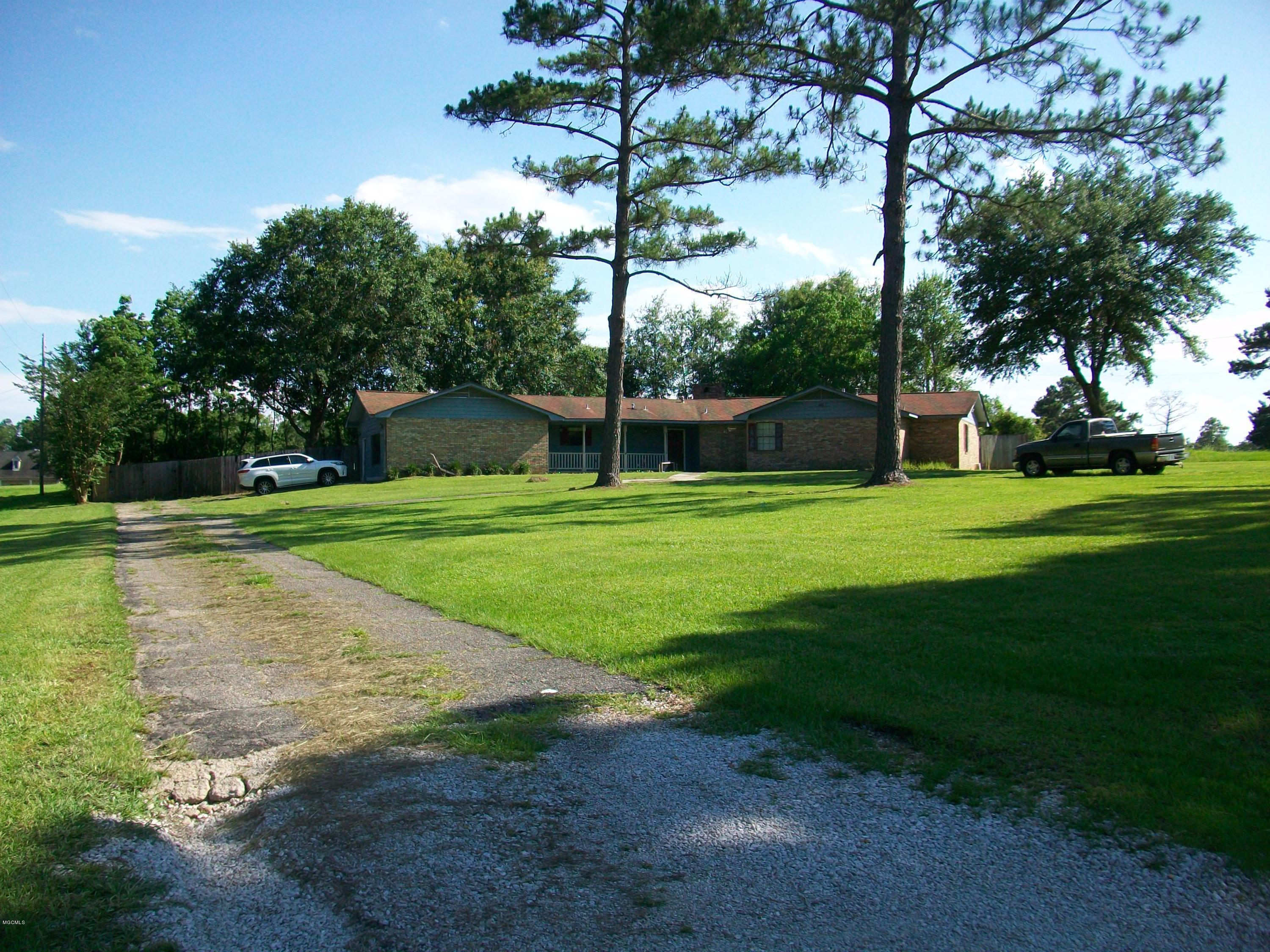 12373 Oneal Road Gulfport, MS 39503 - Photo 1 of 23 100_2394