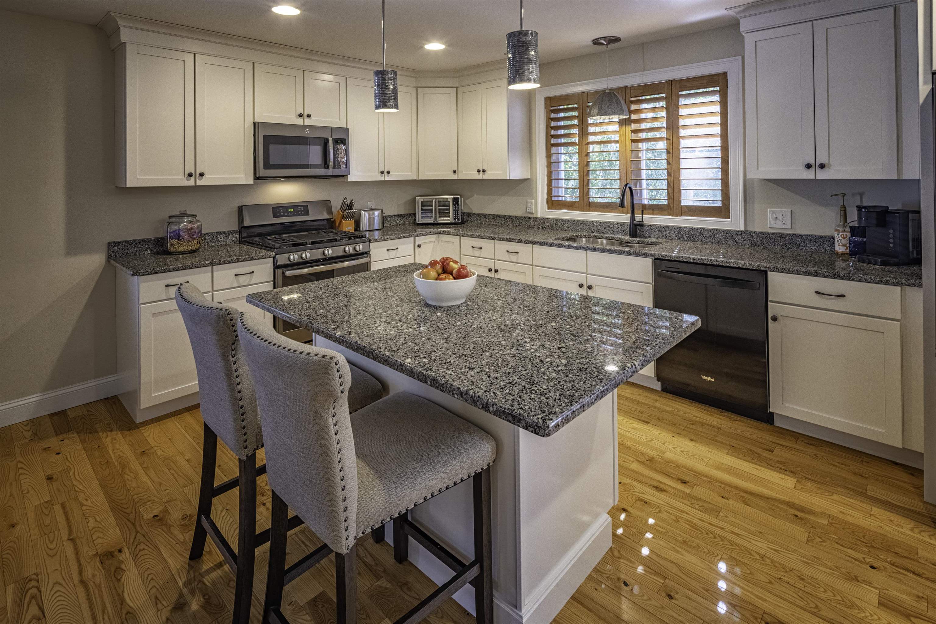 134 Emerald Lane Dover, NH 03820 - Photo 11 of 36