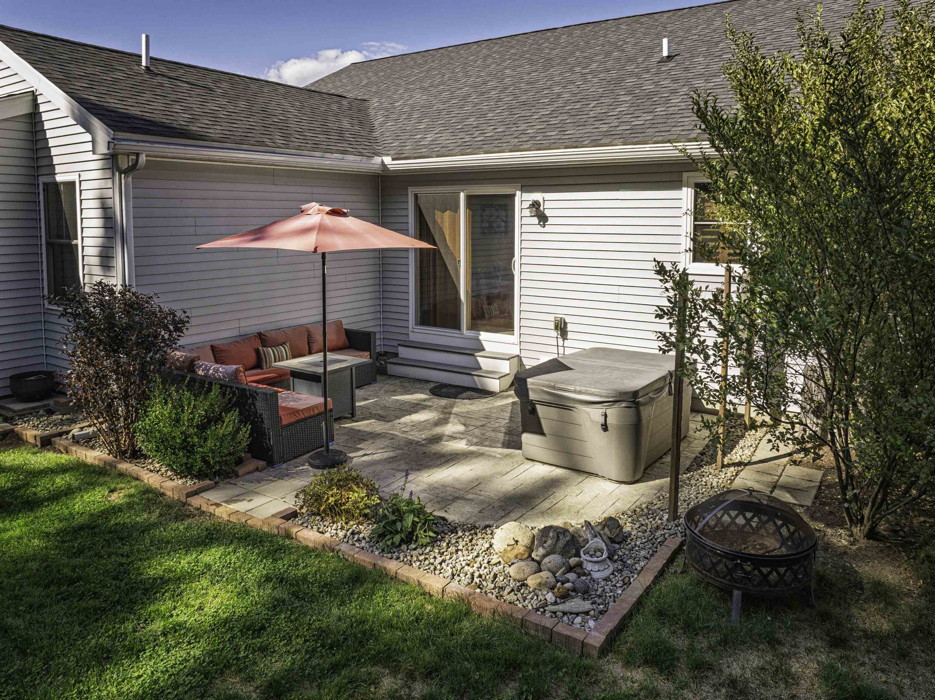 134 Emerald Lane Dover, NH 03820 - Photo 4 of 36