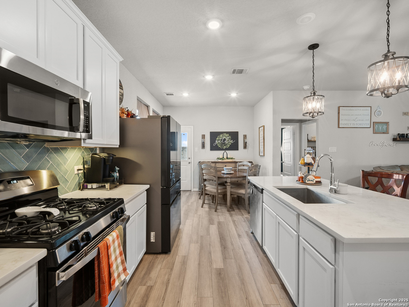 9110 Devils River Converse, TX 78109 - Photo 9 of 35