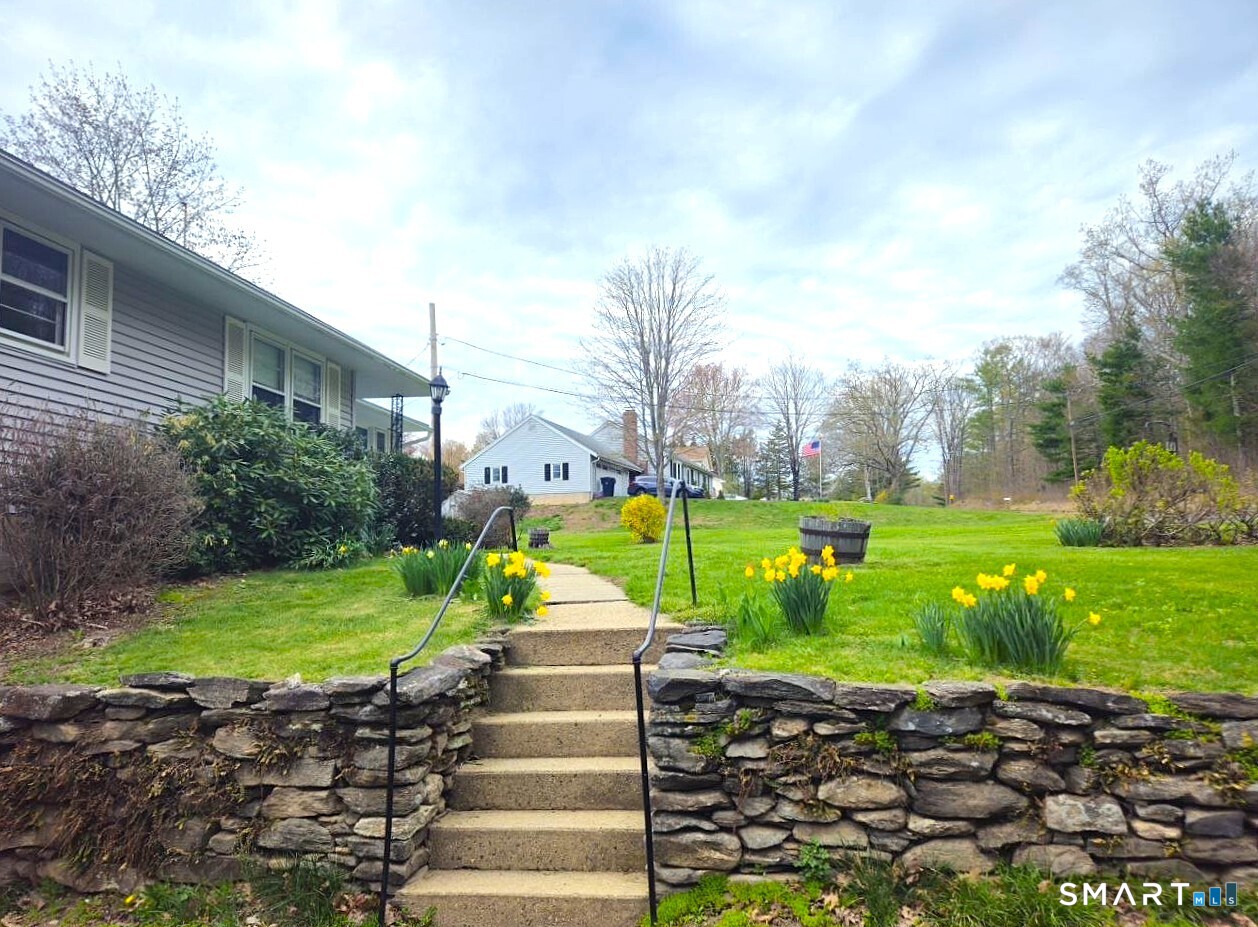 245 East Plymouth Road Plymouth, CT 06786 - Photo 3 of 40