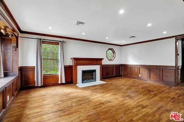 a view of a livingroom with a fireplace