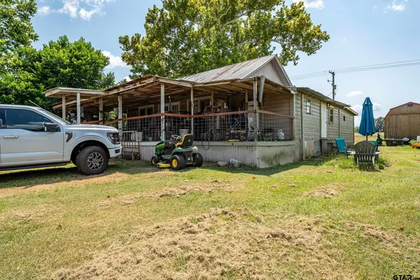 $299,995 | 9303 W Creek, Henderson, TX 75654