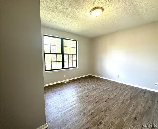 $1,200 | 10063 Northgate Drive, Riverview, MO 63137