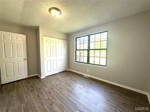 $1,200 | 10063 Northgate Drive, Riverview, MO 63137