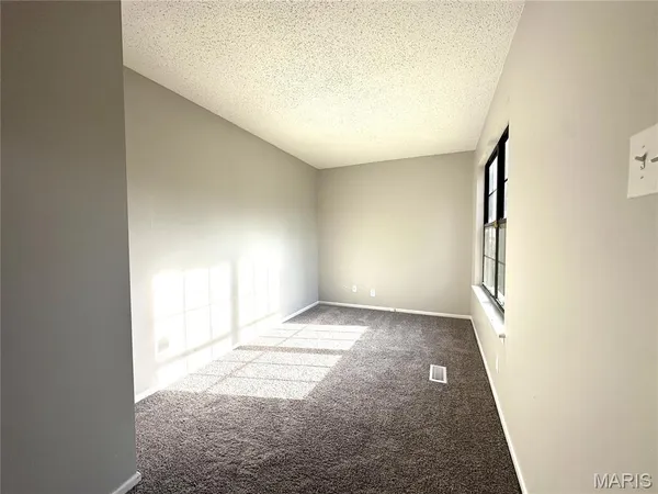 $1,200 | 10063 Northgate Drive, Riverview, MO 63137