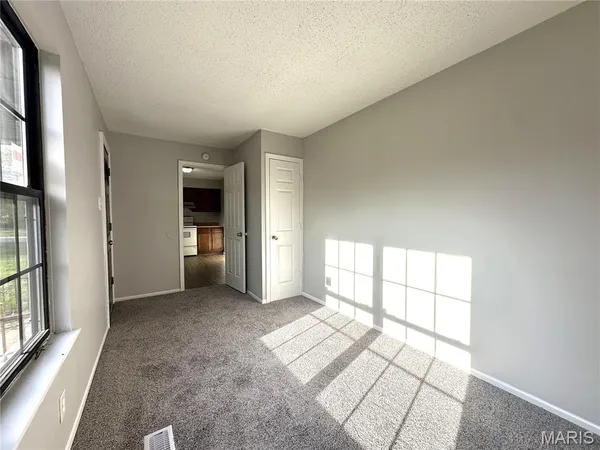 $1,200 | 10063 Northgate Drive, Riverview, MO 63137