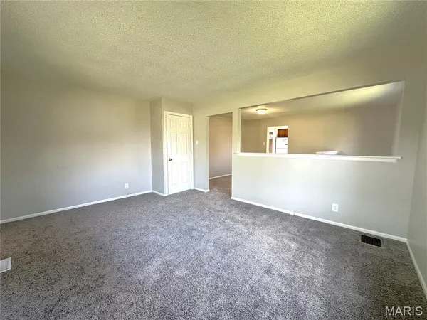 $1,200 | 10063 Northgate Drive, Riverview, MO 63137