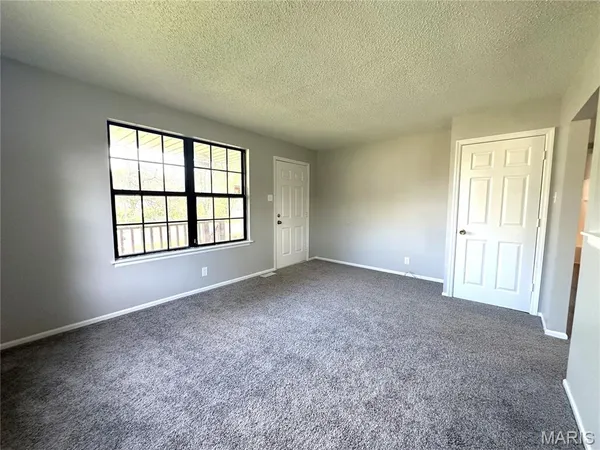 $1,200 | 10063 Northgate Drive, Riverview, MO 63137