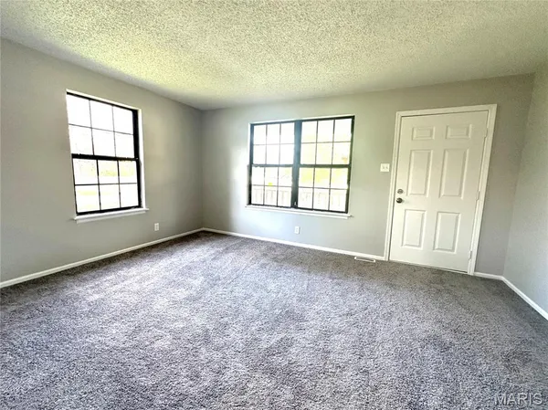 $1,200 | 10063 Northgate Drive, Riverview, MO 63137