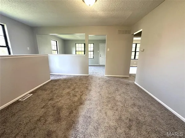 $1,200 | 10063 Northgate Drive, Riverview, MO 63137