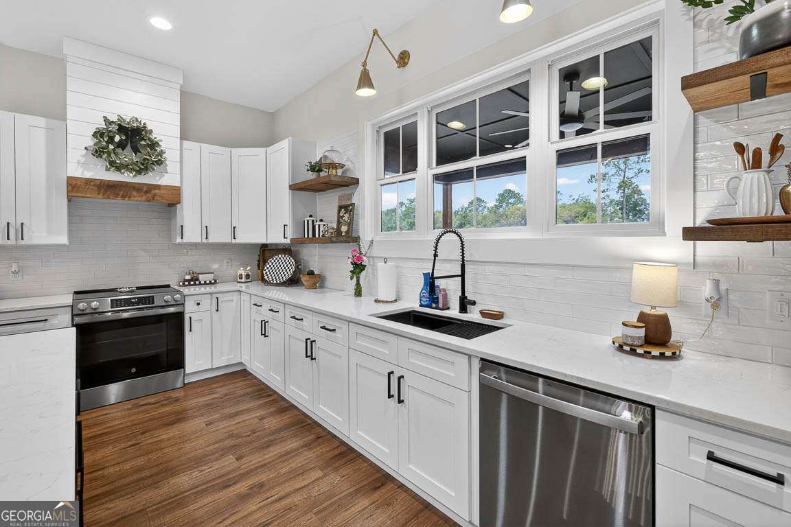 569 Liberty Road Hortense, GA 31543 - Photo 13 of 40