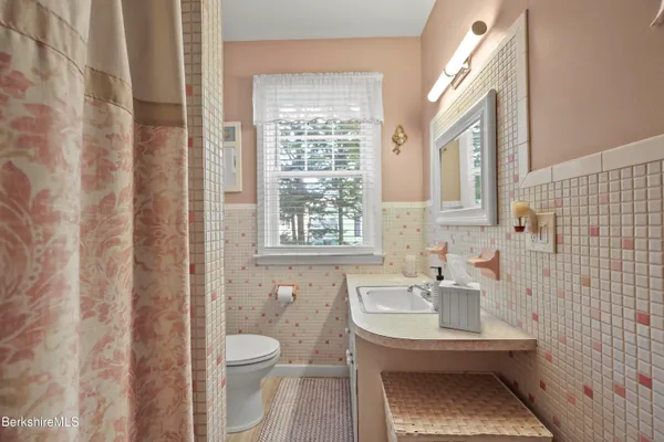 $329,900 | 53 Newell Street, Pittsfield, MA 01201