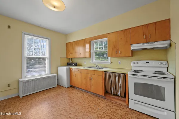 $329,900 | 53 Newell Street, Pittsfield, MA 01201