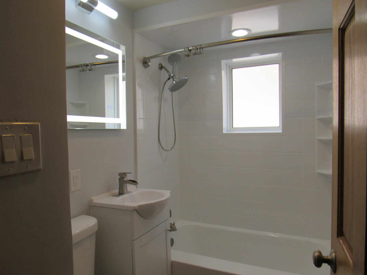 18011 Ridgewood Avenue Lansing, IL 60438 - Photo 6 of 25 Gallery Image 6