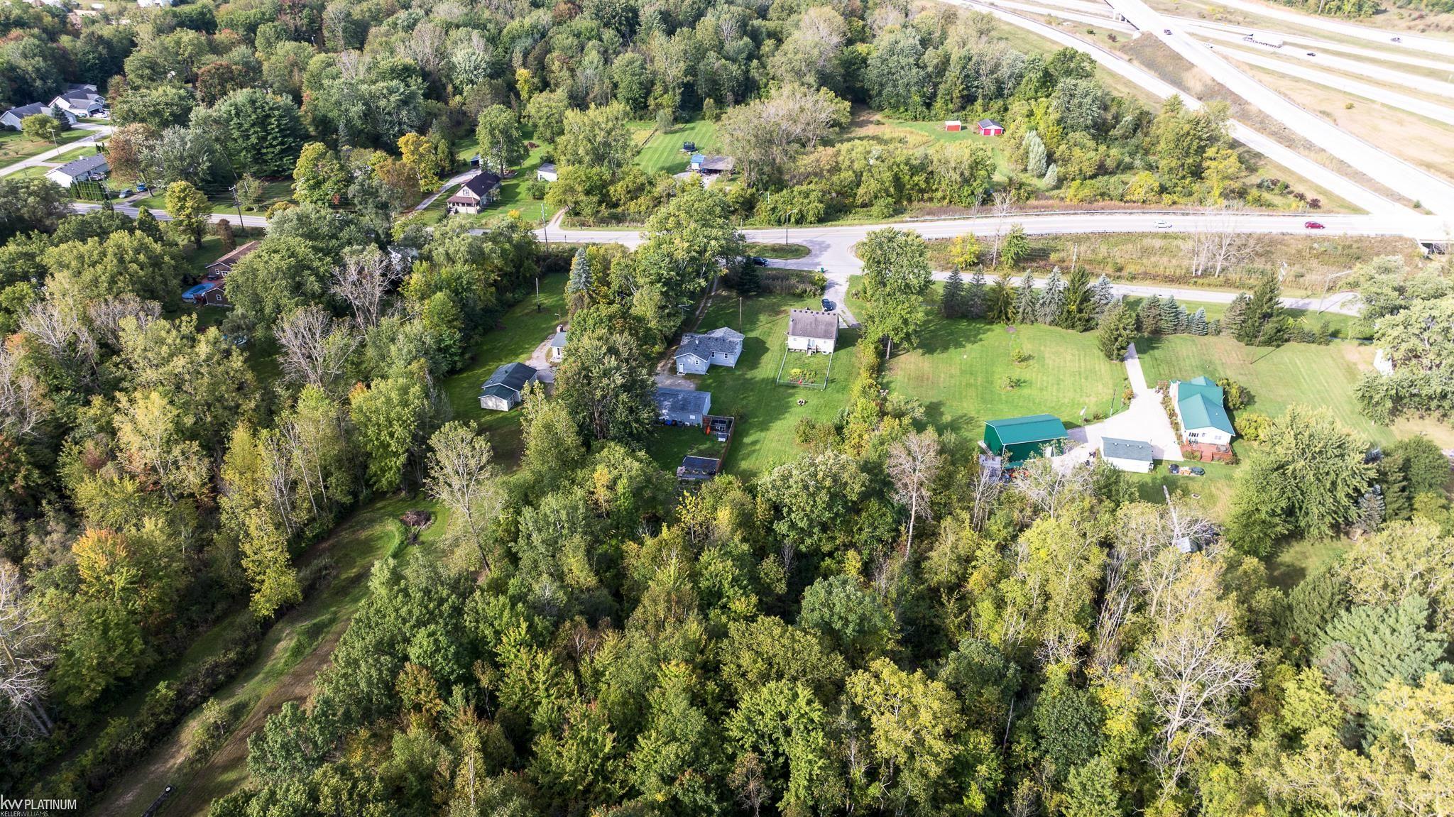 2194 Michigan Road Port Huron, MI 48060 - Photo 35 of 41 50156632-653a5a1f-ca4e-4390-b1ed-1e5c3d6b948b.JPG