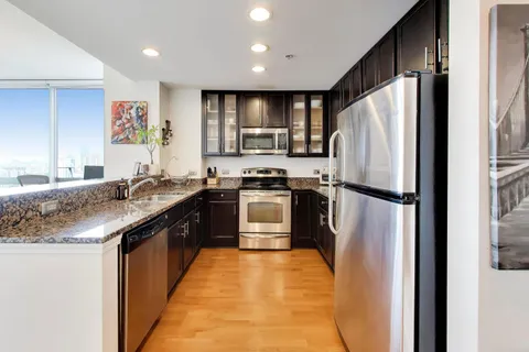 $395,000 | 1901 South Calumet Avenue, Unit 2208, Chicago, IL 60616