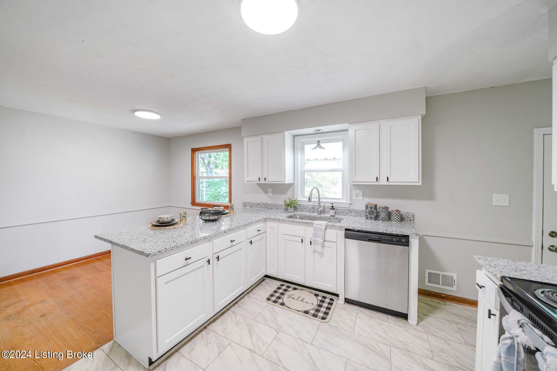 3333 Fern Lea Road Louisville, KY 40216 - Photo 17 of 52 photo_online_015