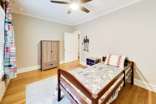 $775,000 | 10041 South Hoyne Avenue, Chicago, IL 60643