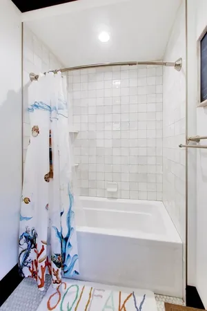 $775,000 | 10041 South Hoyne Avenue, Chicago, IL 60643