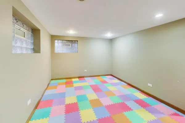 $775,000 | 10041 South Hoyne Avenue, Chicago, IL 60643