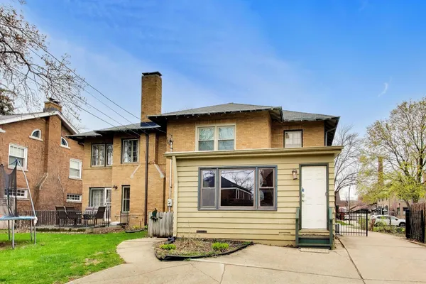 $775,000 | 10041 South Hoyne Avenue, Chicago, IL 60643