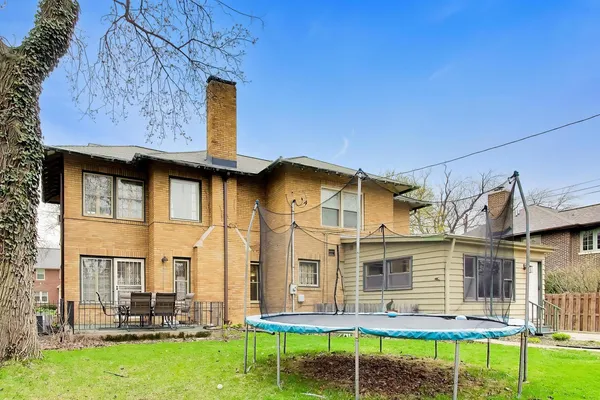 $775,000 | 10041 South Hoyne Avenue, Chicago, IL 60643