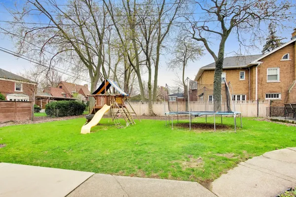 $775,000 | 10041 South Hoyne Avenue, Chicago, IL 60643
