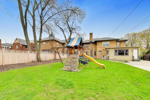 $775,000 | 10041 South Hoyne Avenue, Chicago, IL 60643