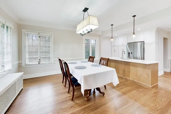 $775,000 | 10041 South Hoyne Avenue, Chicago, IL 60643