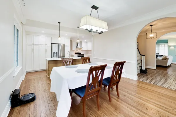 $775,000 | 10041 South Hoyne Avenue, Chicago, IL 60643