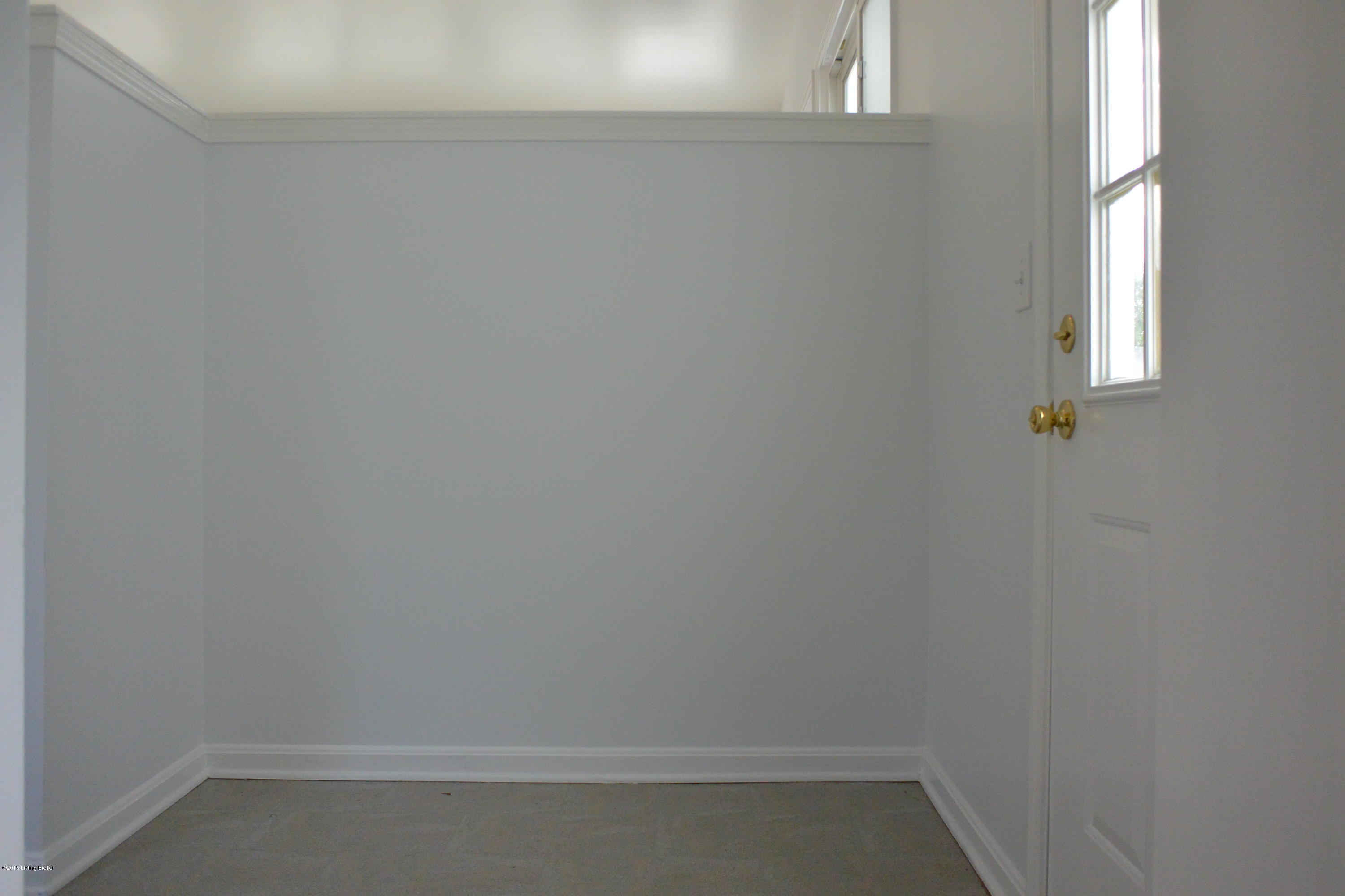 603 Stivers Road Louisville, KY 40207 - Photo 20 of 31 Mud room to attached garage