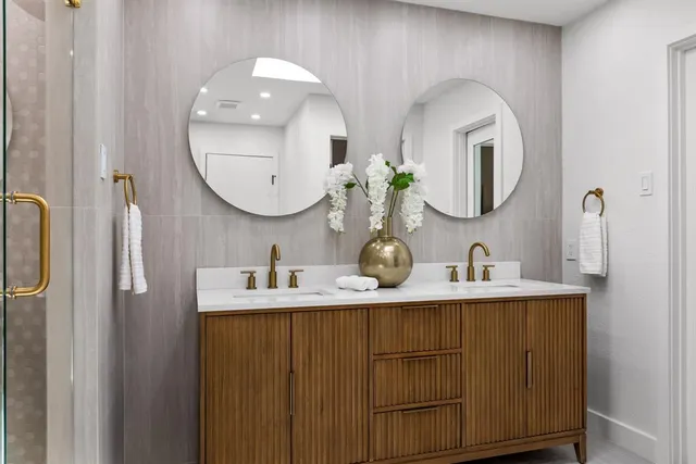 $4,500 | 6005 Daven Oaks Drive, Dallas, TX 75248