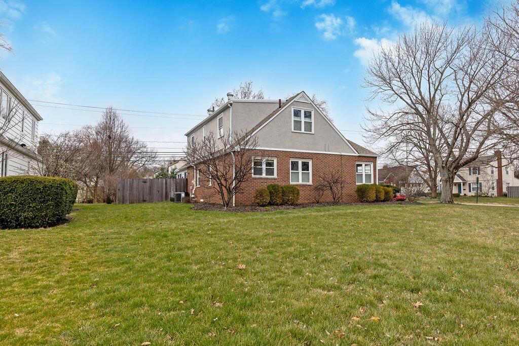 1445 Ashdowne Road Columbus, OH 43221 - Photo 38 of 54 38