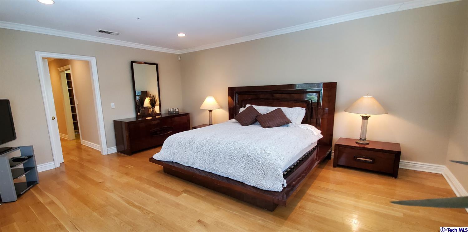 410 West Kenneth Road Glendale, CA 91202 - Photo 18 of 39
