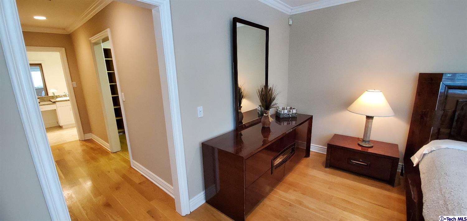 410 West Kenneth Road Glendale, CA 91202 - Photo 19 of 39