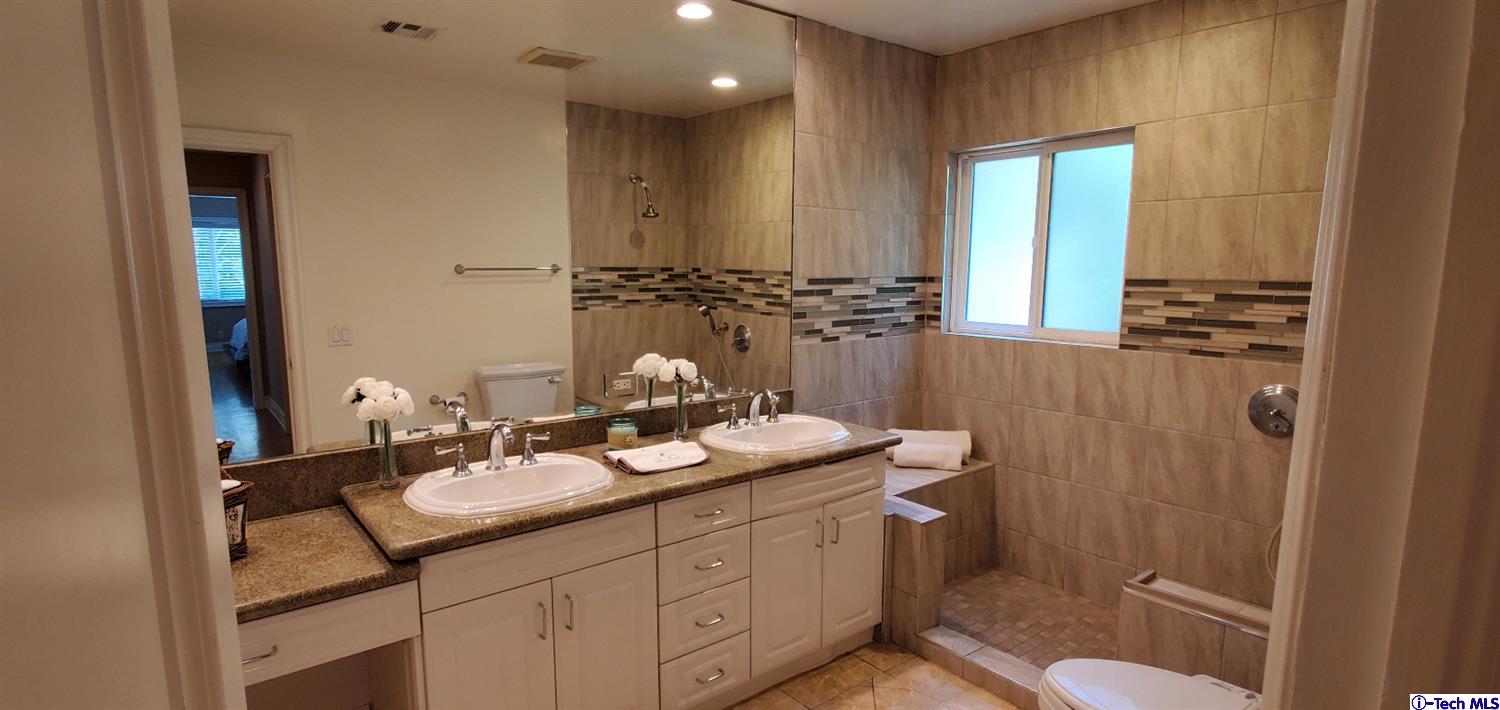 410 West Kenneth Road Glendale, CA 91202 - Photo 22 of 39