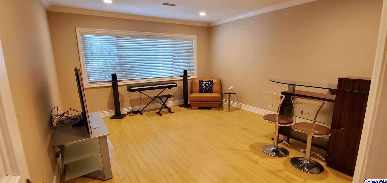 410 West Kenneth Road Glendale, CA 91202 - Photo 27 of 39