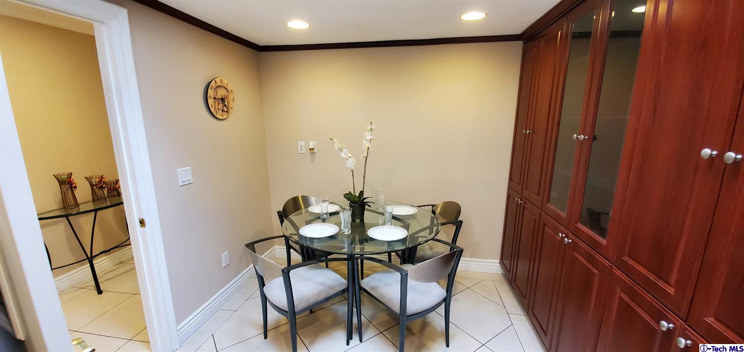 410 West Kenneth Road Glendale, CA 91202 - Photo 10 of 39