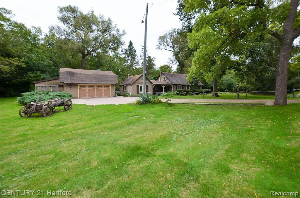 31395 West Nine Mile Road Farmington Hills, MI 48336 - Photo 3 of 40