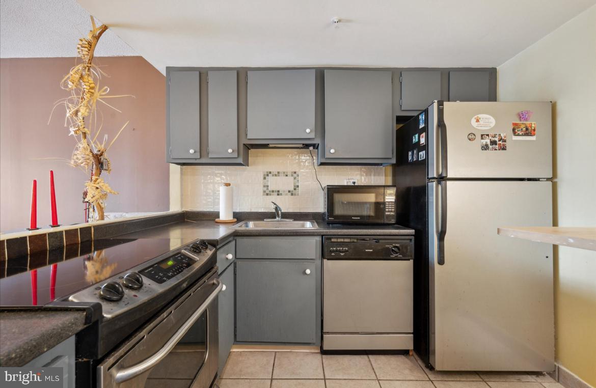 2001 Hamilton Street, Unit 2120 Philadelphia, PA 19130 - Photo 9 of 24