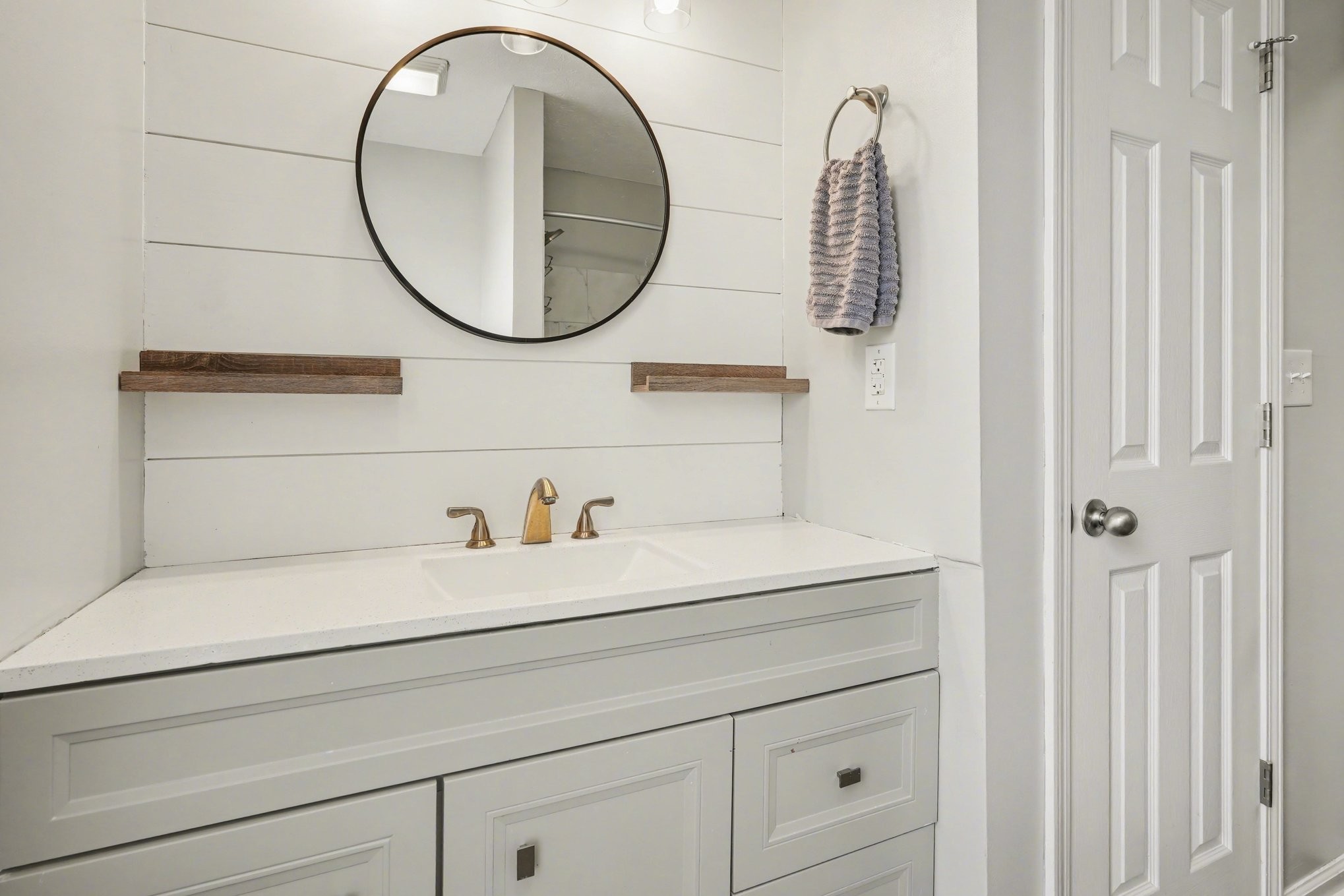 550 Gregory Road Westmoreland, TN 37186 - Photo 17 of 26 a bathroom with a sink and a mirror