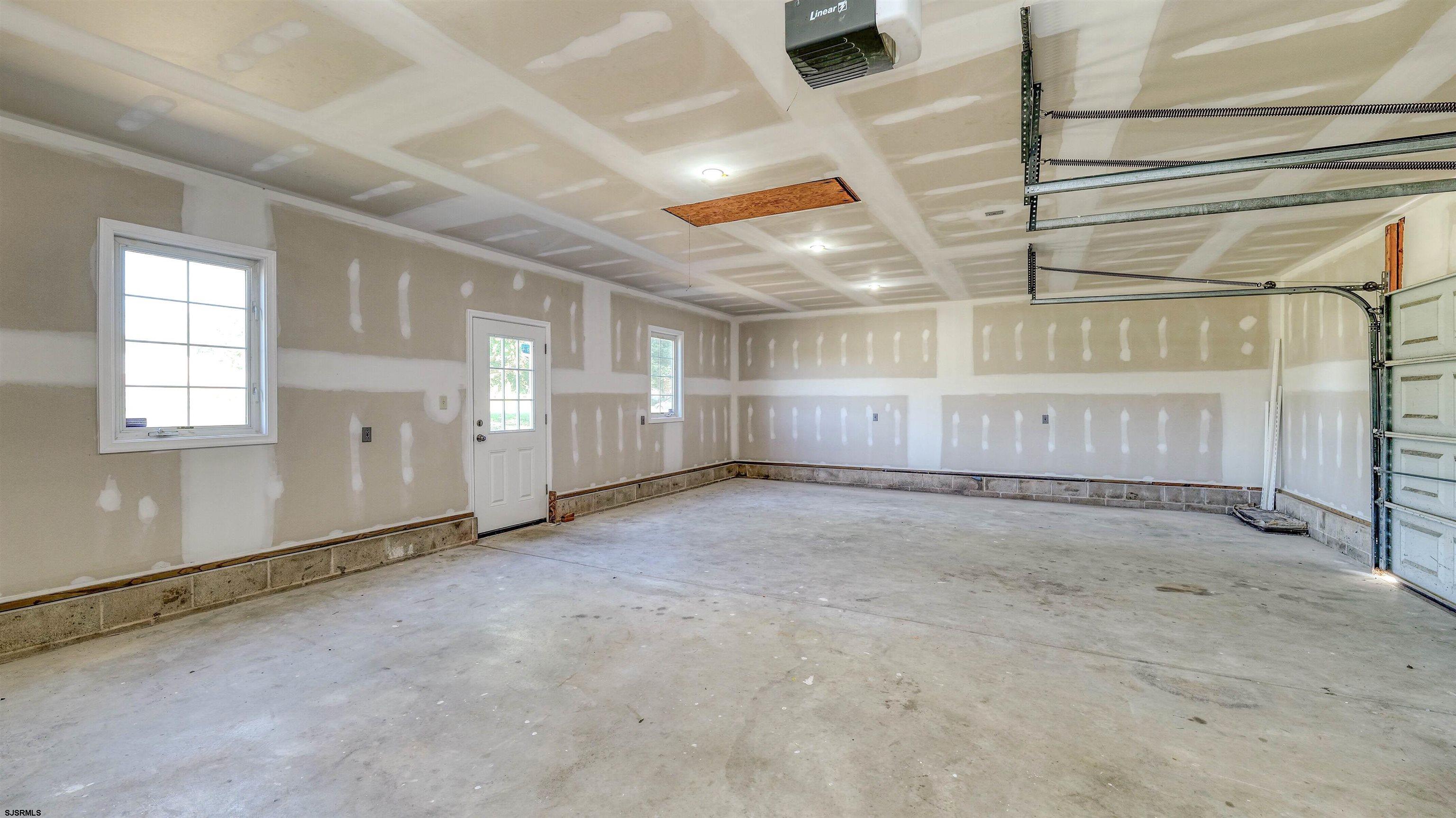 1510 East Wheat Road Vineland, NJ 08360 - Photo 19 of 26 an empty room with windows