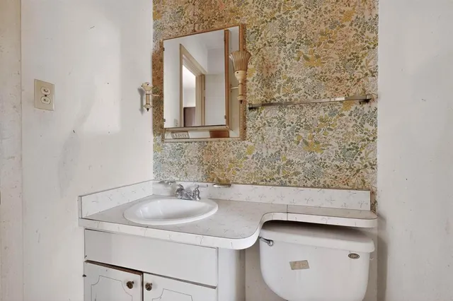 $160,000 | 1214 Glenn Drive, Euless, TX 76039