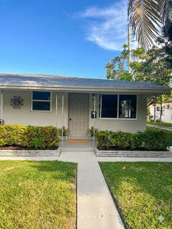 $1,500 | 800 Moffett Street, Unit 4, Hallandale Beach, FL 33009