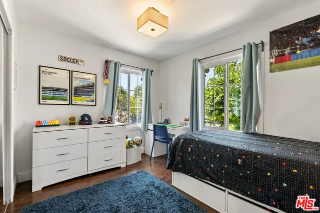 $1,299,000 | 8012 Kittyhawk Avenue, Los Angeles, CA 90045