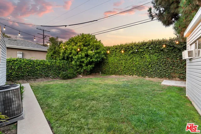 $1,299,000 | 8012 Kittyhawk Avenue, Los Angeles, CA 90045