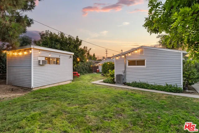 $1,299,000 | 8012 Kittyhawk Avenue, Los Angeles, CA 90045